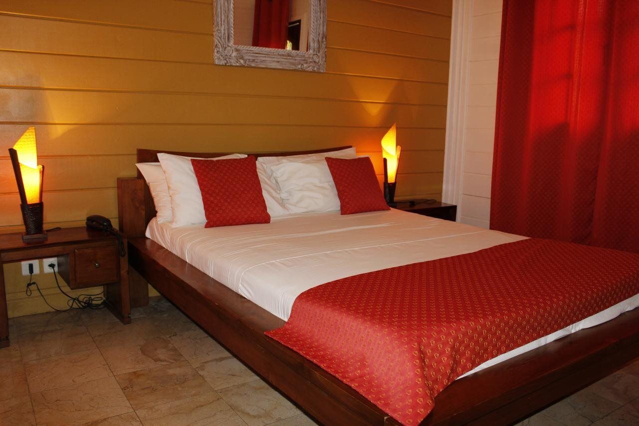 Le Domaine Des Pierres Hotel Saint Pierre Exterior foto